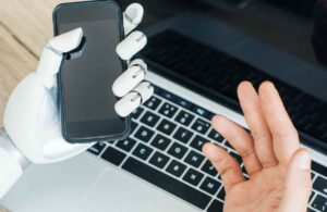 O uso da inteligência artificial nas traduções é confiável? Entenda os prós e contras